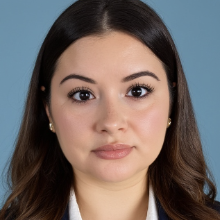 Headshot Lauren Torres 1